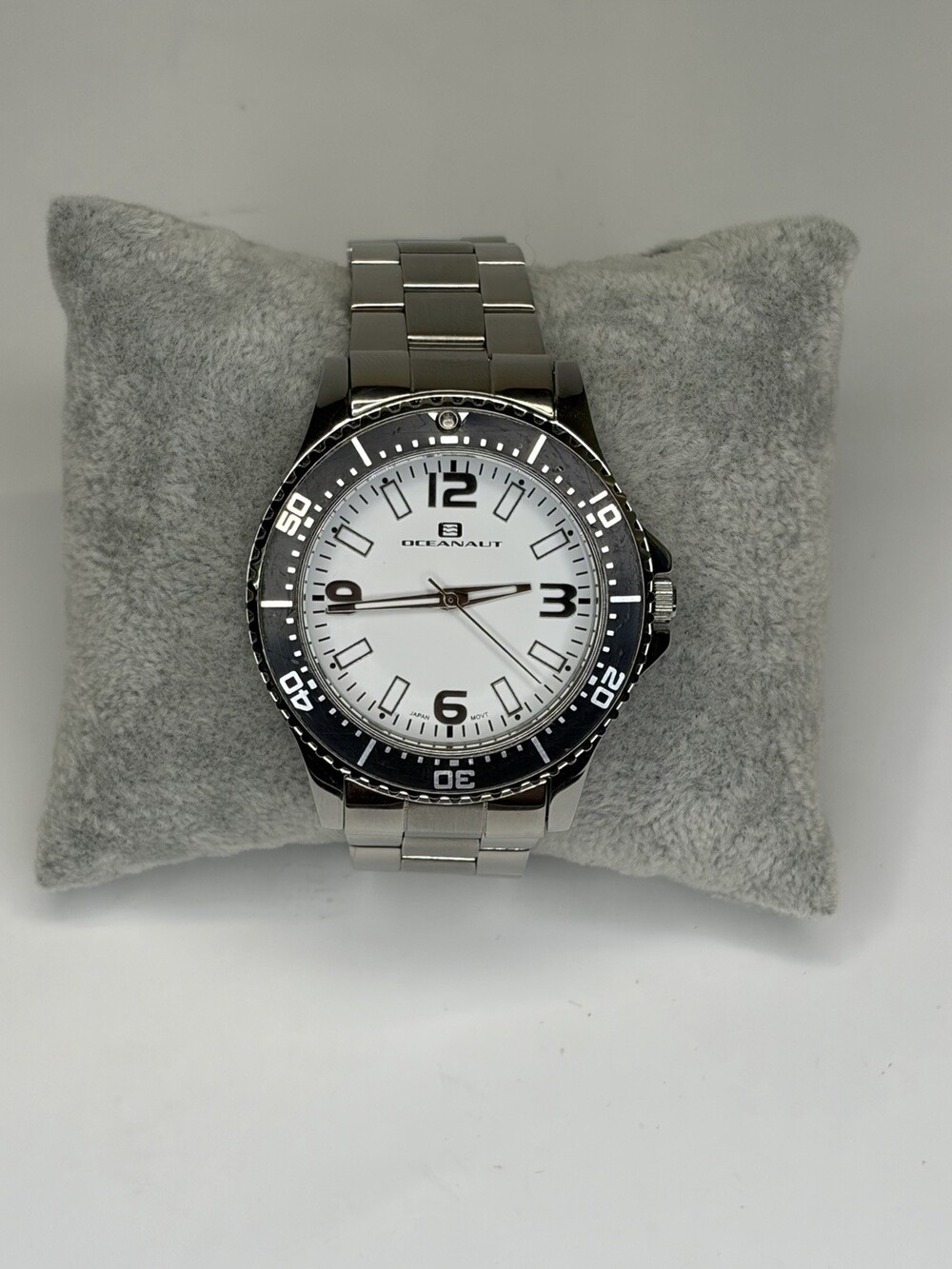 Oceanaut Camara OC9810 Stainless Steel White Dial Divers Style Watch 40mm